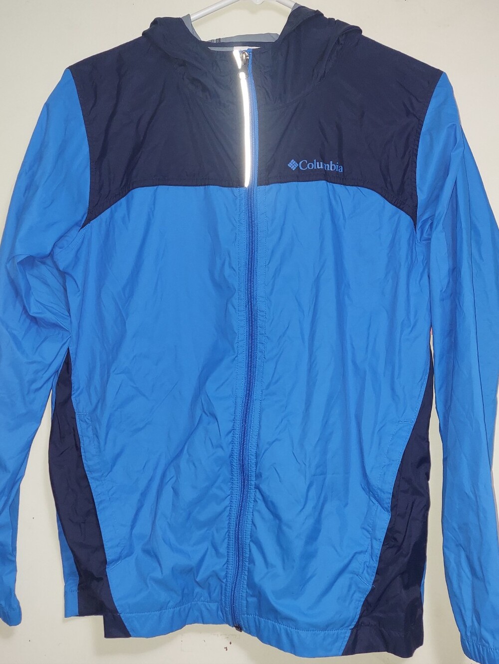 Columbia Men's Two-Tone Blue Hooded Windbreaker